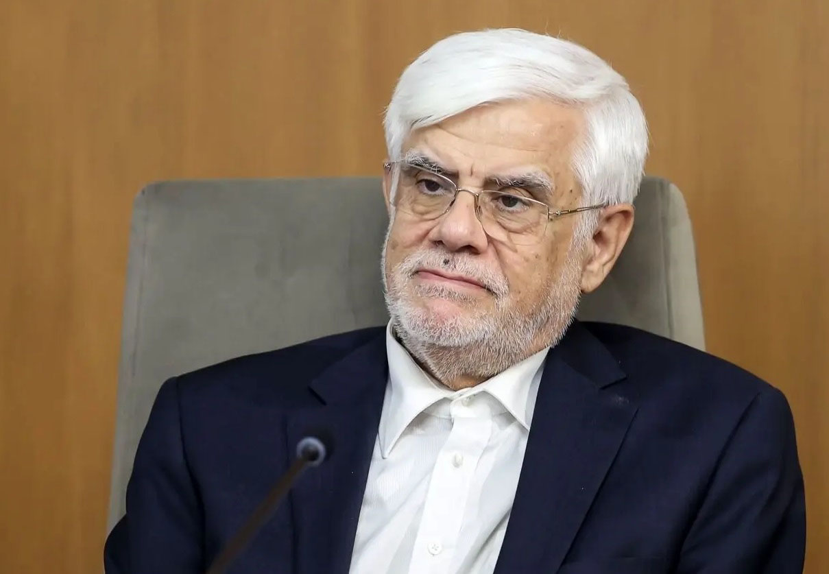 عارف: بخشی‌نگری تصمیمات دولت را آزار می‌دهد/ دولت باید کار کارشناسی را به کمیسیون‌ها واگذار کند/ دولت حق ندارد خلاف منویات مردم گام بردارد/ اختلافات باید با تعامل کمیسیون‌ها برطرف شود، نه مچ‌گیری/ پذیرش یا رد کورکورانه تجارب دولت‌های قبل برخلاف اخلاق است